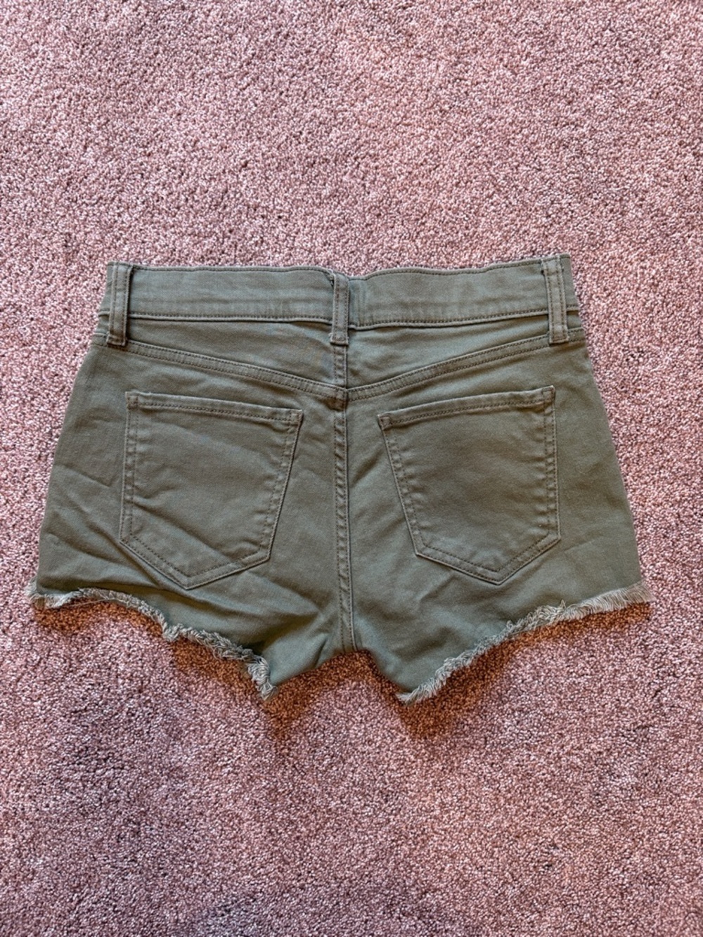 Old Navy Olive Green Frayed Hem Boyfriend Shorts - Picture 2 of 3